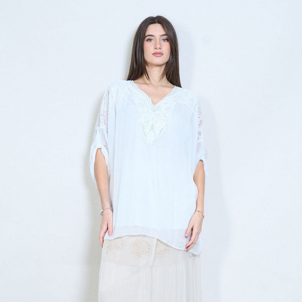 BZNA Bluse mit Seide Gestickte transparente Langarmbluse mit V-Ausschnitt - B Z N A