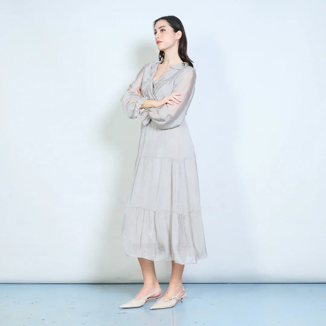 BZNA Kleid Elegantes gestuftes Maxikleid mit Rüschen und Wickelausschnitt Seidenchiffon Seidenkleid oneSize - B Z N A