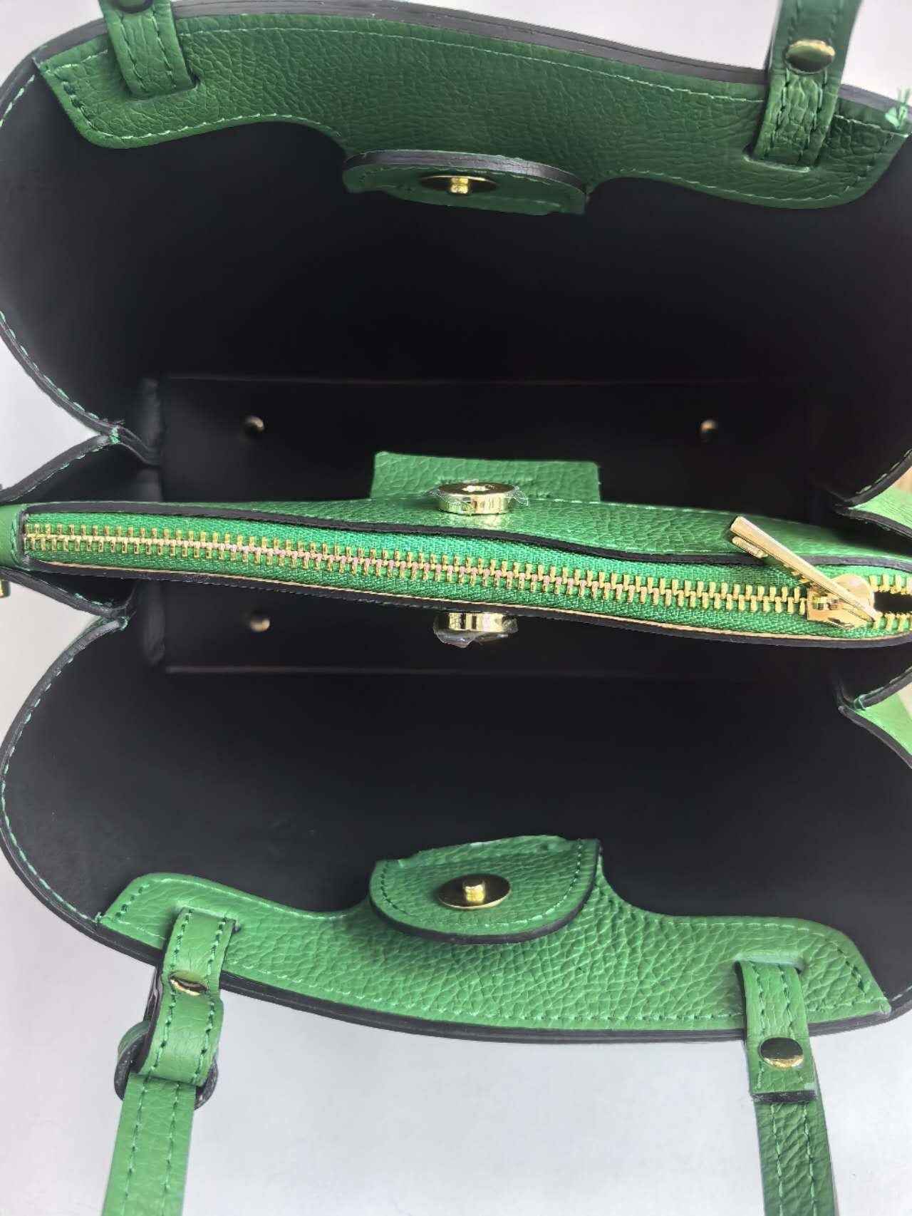 BZNA Bag Latona Grün Leder Italy Damen Handtasche Schultertasche Tasche