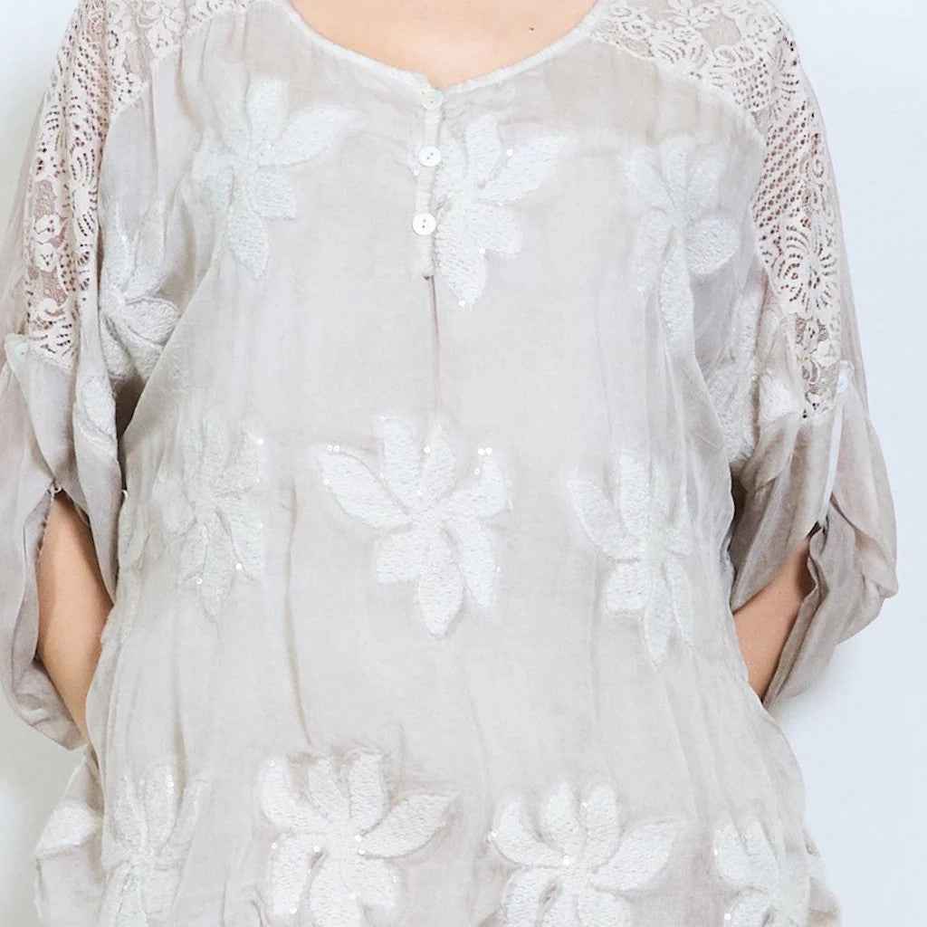 BZNA Bluse Tunika mit Seide Blumen bestickte Bluse und Spitze