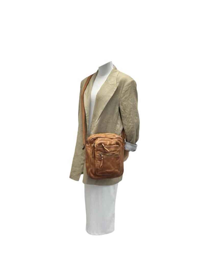 BZNA Bag Dejan Cognac Italy Designer Unisex Gürteltasche Umhängetasche Fanny Bag