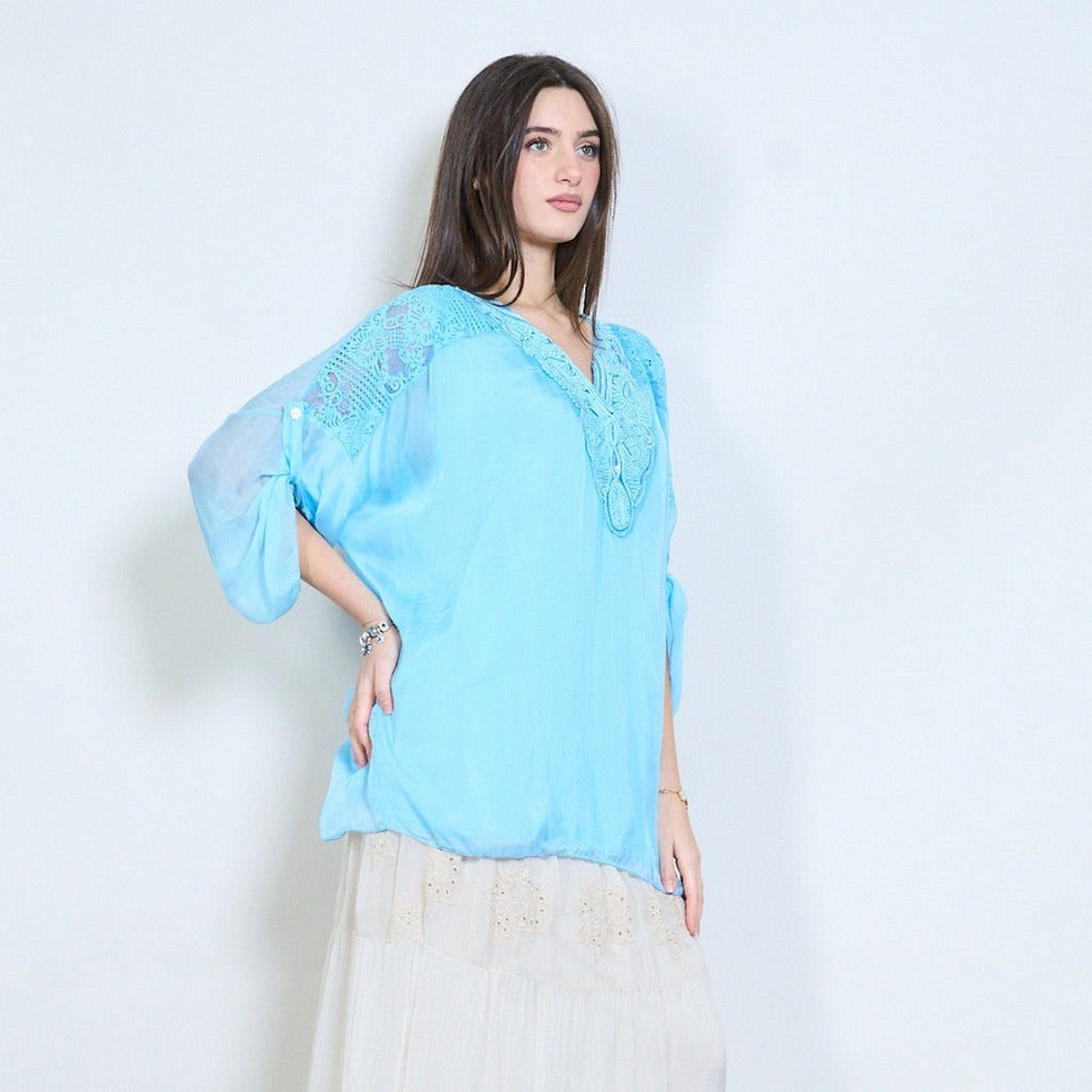 BZNA Bluse mit Seide Gestickte transparente Langarmbluse mit V-Ausschnitt - B Z N A