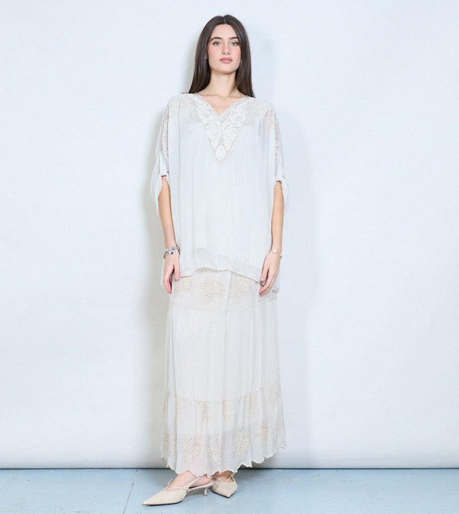 BZNA Bluse mit Seide Gestickte transparente Langarmbluse mit V-Ausschnitt - B Z N A