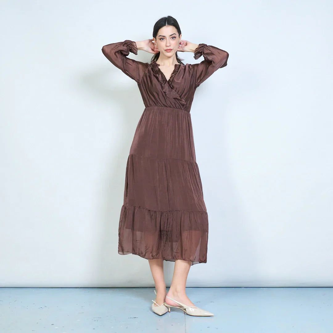 BZNA Kleid Elegantes gestuftes Maxikleid mit Rüschen und Wickelausschnitt Seidenchiffon Seidenkleid oneSize - B Z N A