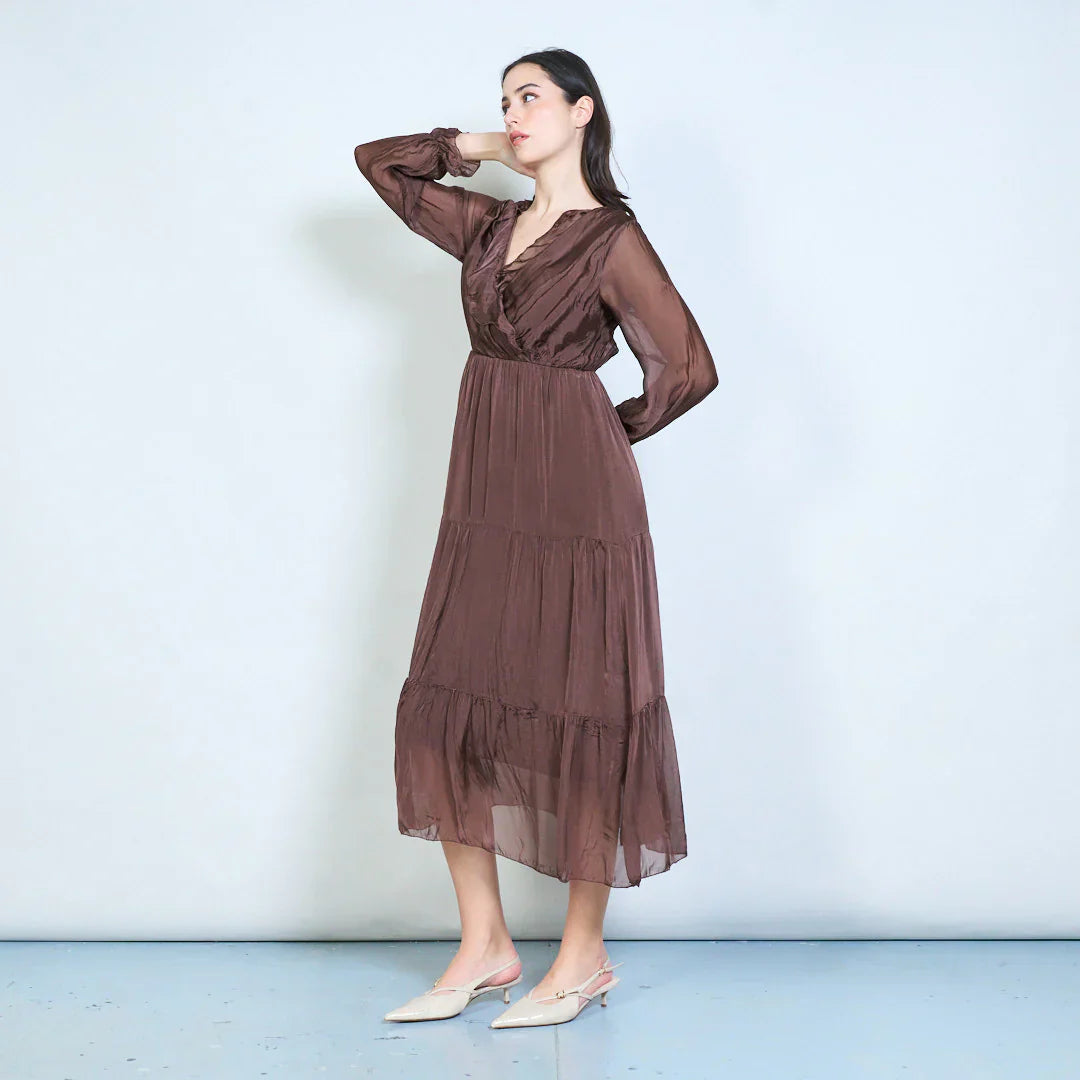 BZNA Kleid Elegantes gestuftes Maxikleid mit Rüschen und Wickelausschnitt Seidenchiffon Seidenkleid oneSize - B Z N A