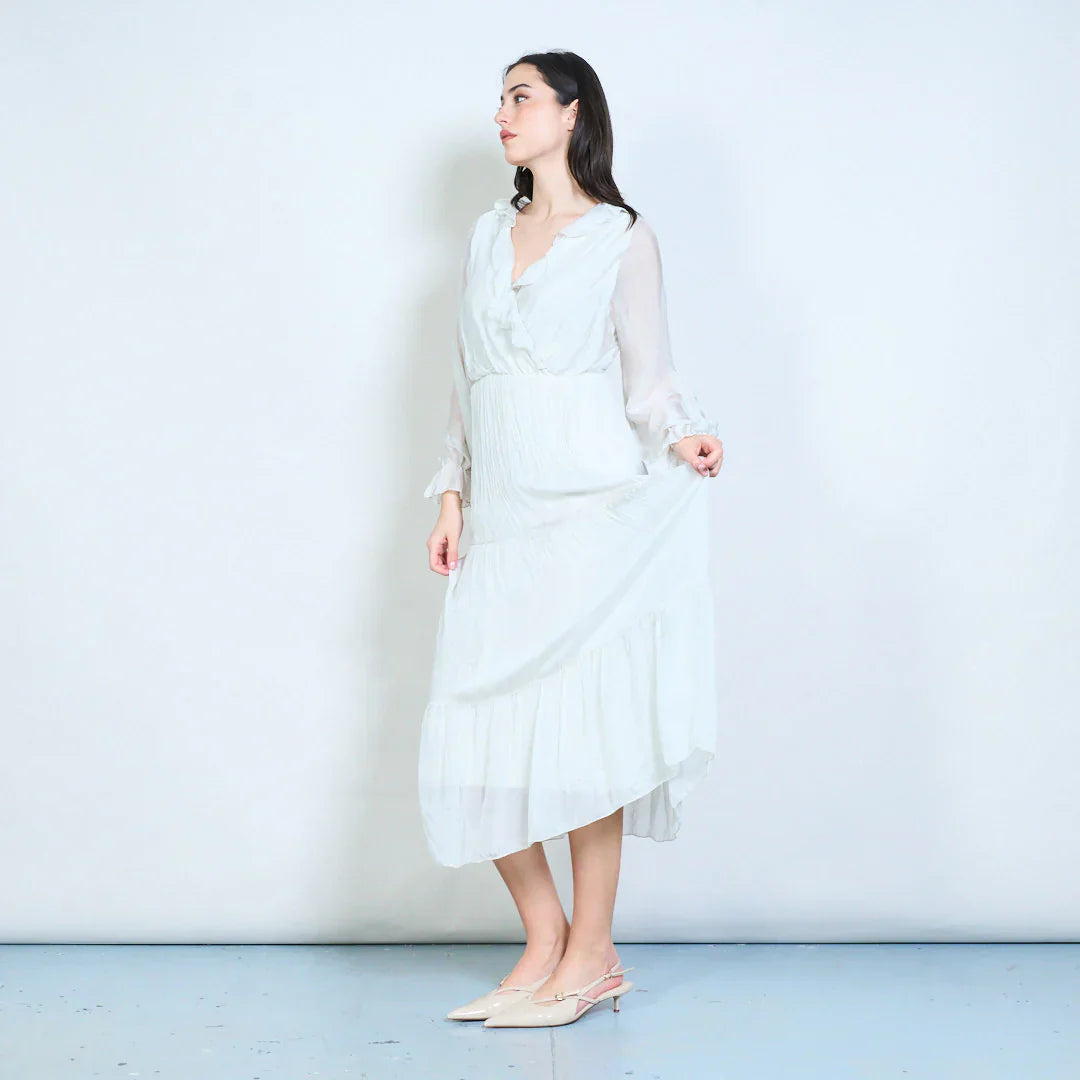 BZNA Kleid Elegantes gestuftes Maxikleid mit Rüschen und Wickelausschnitt Seidenchiffon Seidenkleid oneSize - B Z N A
