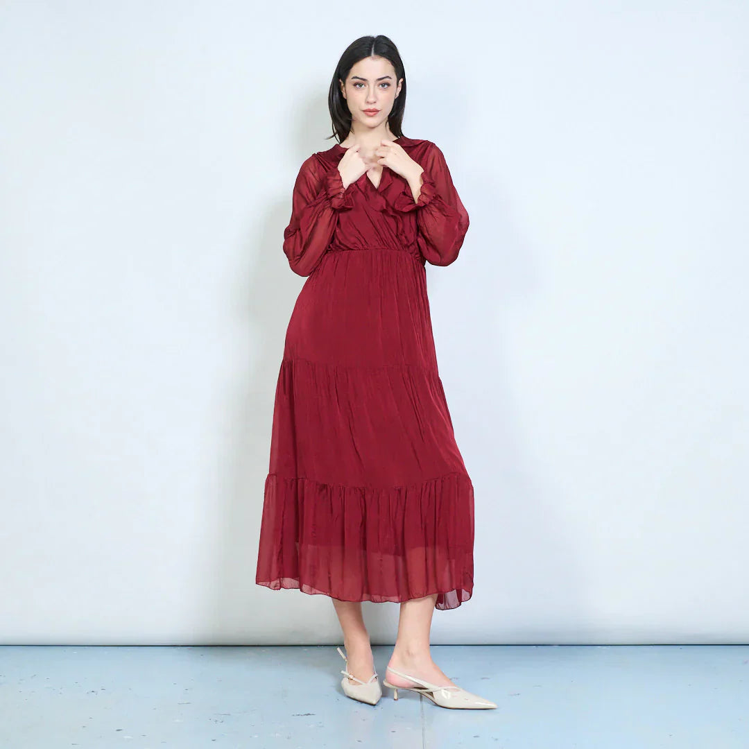 BZNA Kleid Elegantes gestuftes Maxikleid mit Rüschen und Wickelausschnitt Seidenchiffon Seidenkleid oneSize - B Z N A