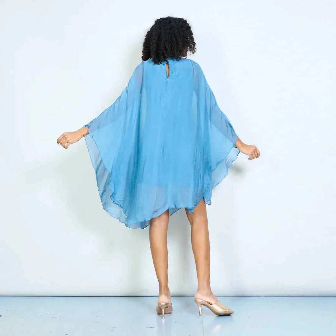 BZNA Kleid fließend fallendes Midikleid mit Stehkragen und Akzent am Rücken oneSize
