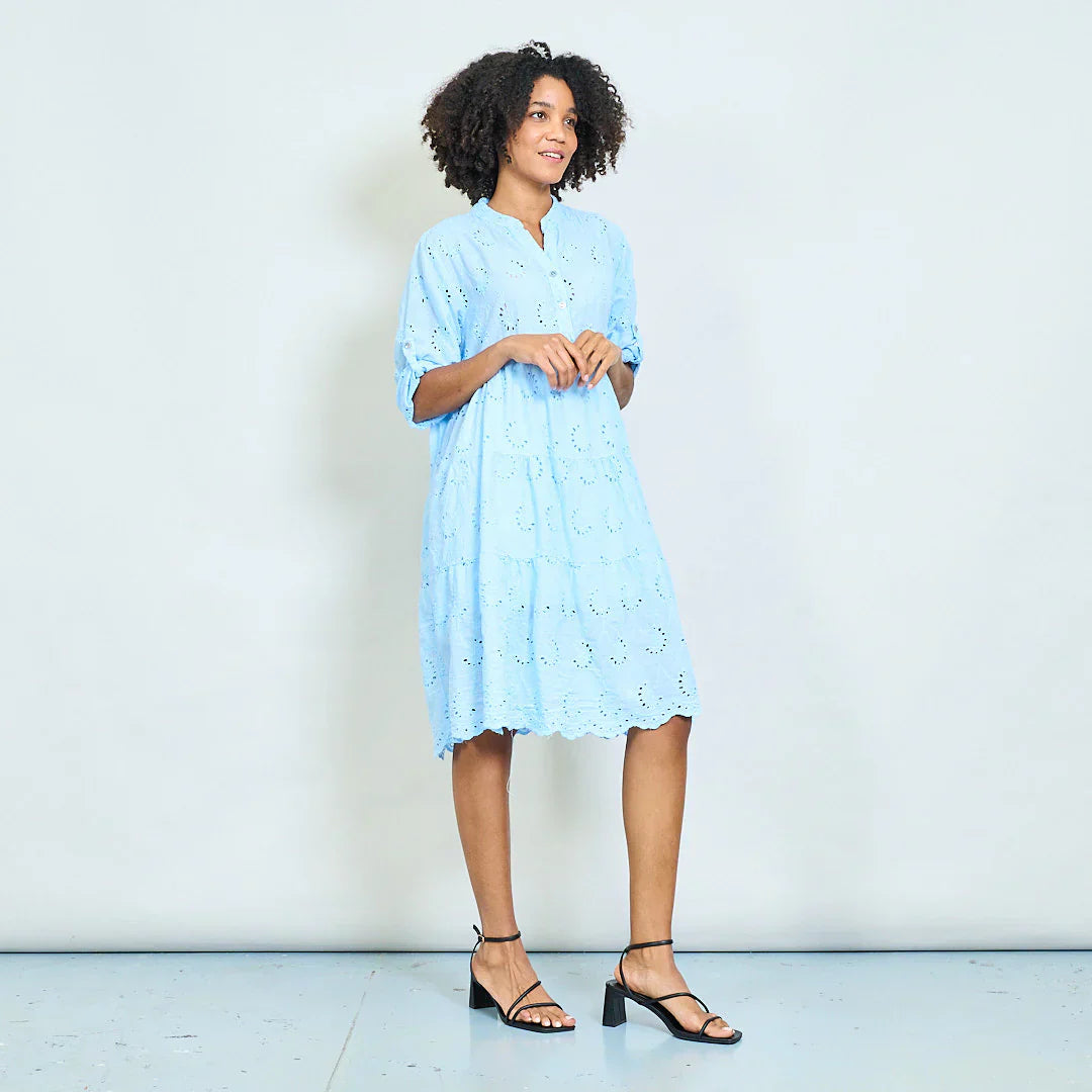 BZNA Abgestufte Broderie Anglaise Tunika Kleid mit Knopfausschnitt  oneSize - B Z N A