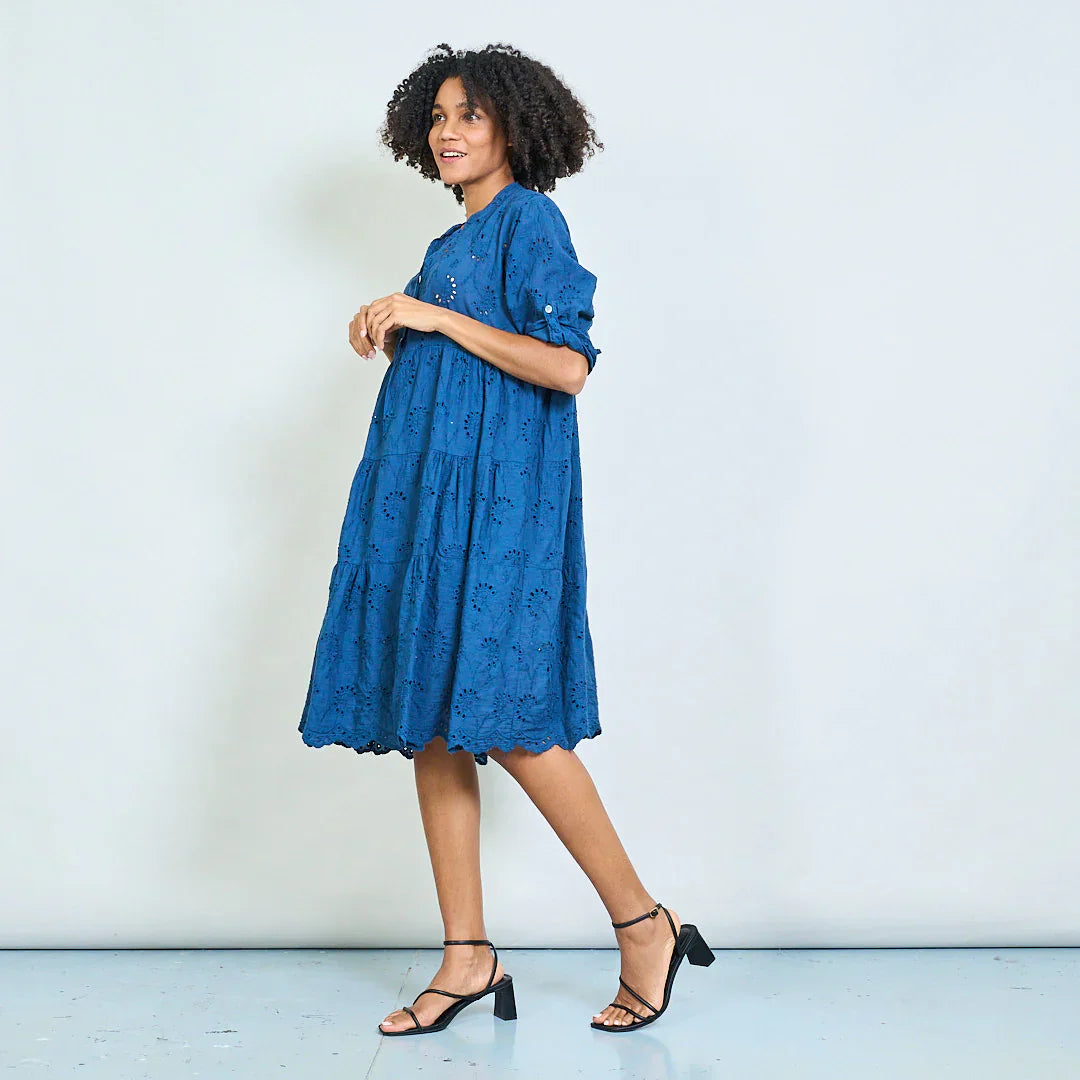 BZNA Abgestufte Broderie Anglaise Tunika Kleid mit Knopfausschnitt  oneSize - B Z N A