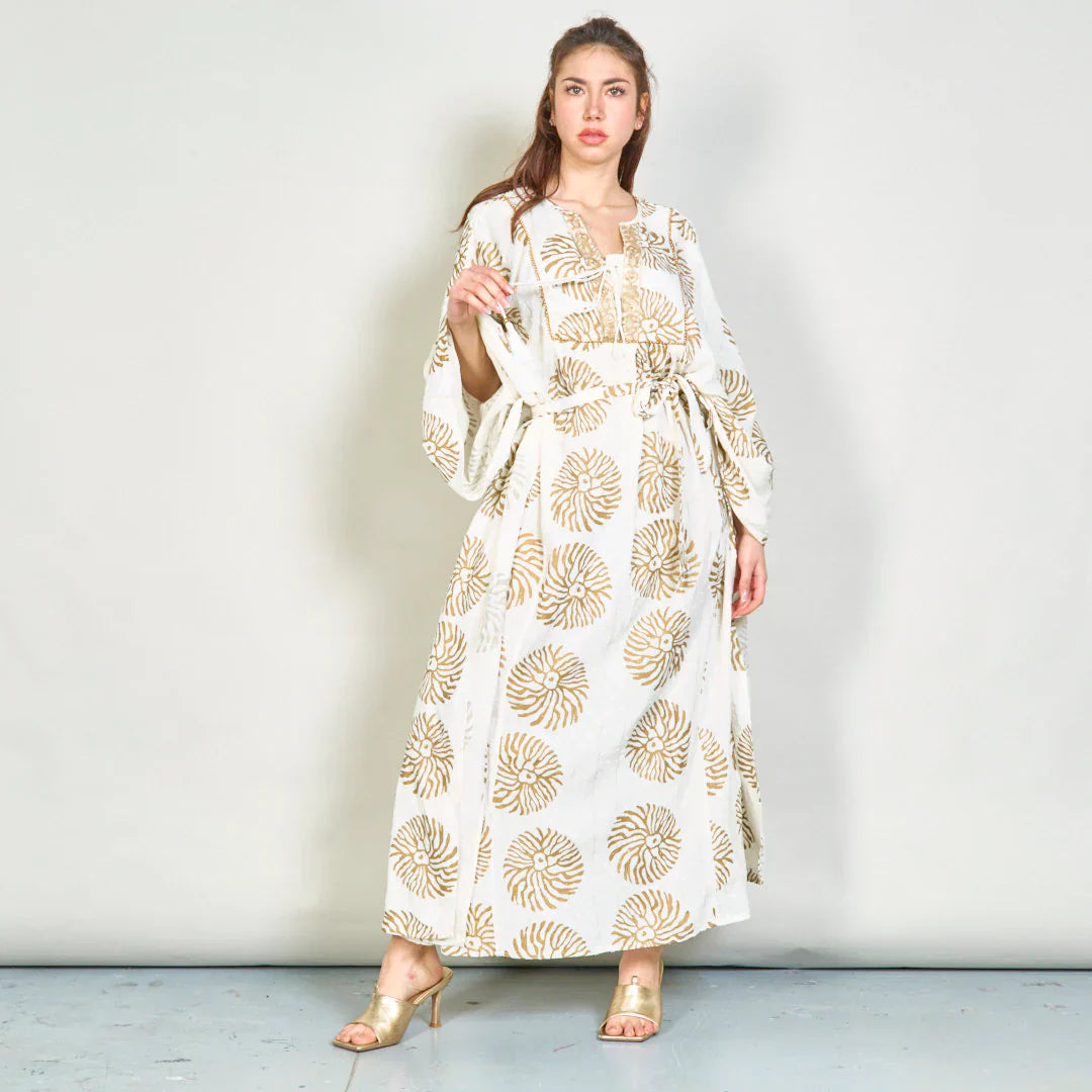 BZNA Sommer Weiß Boho gedruckt übergroßes Maxikleid mit Paillettenakzenten oneSize - B Z N A