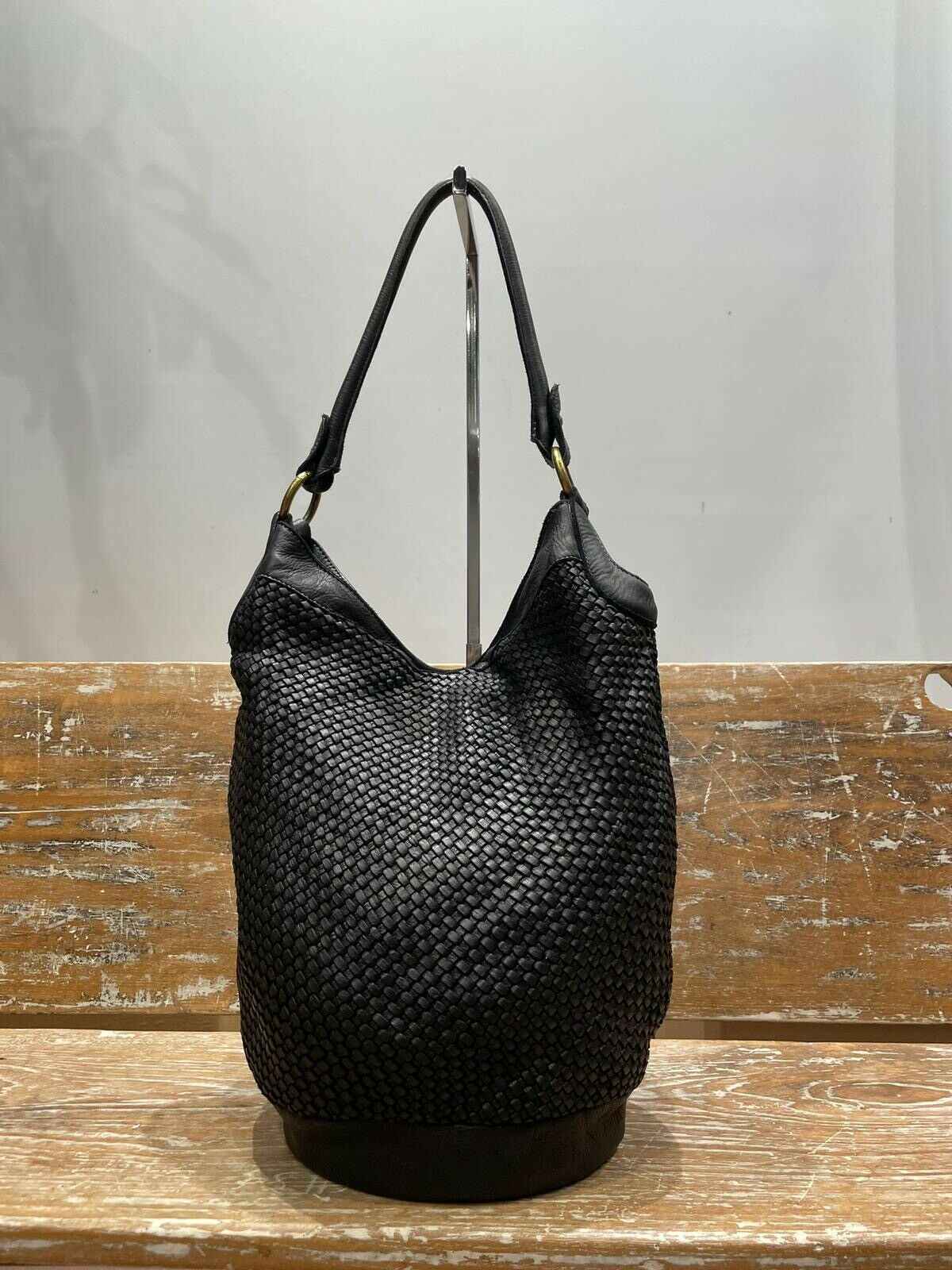 BZNA Bag Taina Schwarz Italy Designer Damen Handtasche Schultertasche Tasche