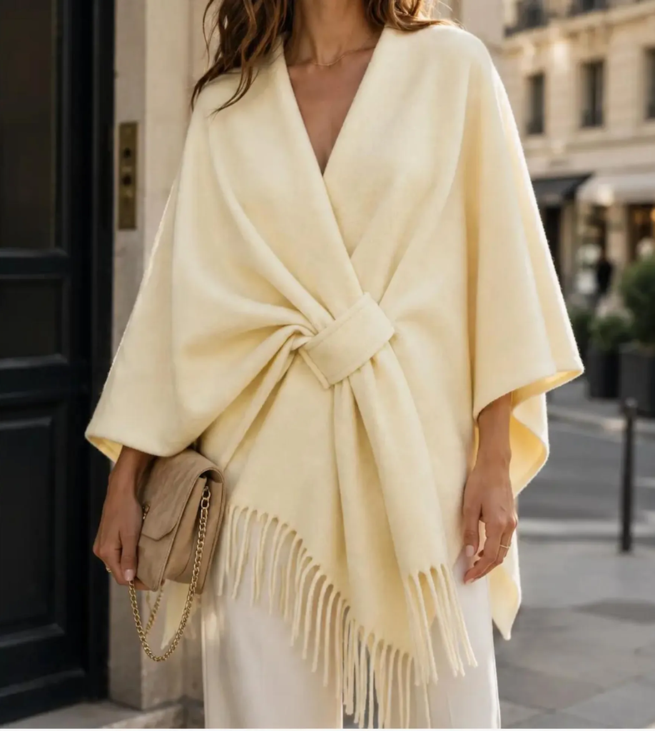 BZNA Strickponcho in Creme - Wolltuch mit Fransen - Poncho MADE IN ITALY