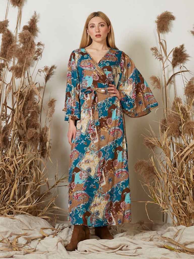 BZNA Boho Hippie Kleid Seide Denim mehrfarbig Seidenkleid mit Kreuz V Ausschnitt oneSize